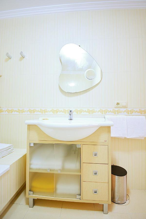 Galihost - Apartamento Con Piscina En El Centro De Sanxenxo Ngoại thất bức ảnh